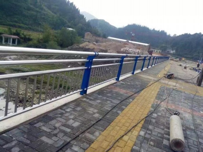 不銹鋼護欄設計應該遵循的原則